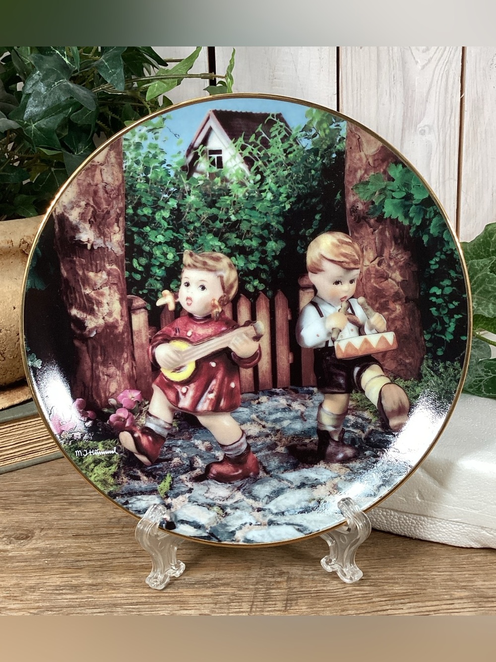 M.I. Hummel 1990 “Private Parade”, Little Companions Plate Danbury Mint #Q9971